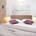 Monfrina 2, Stylish Old Town Near Apartment *