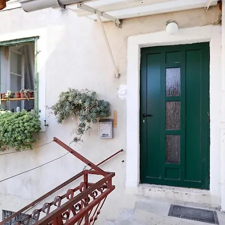 Monfrina 2, Stylish Old Town Near Apartament *