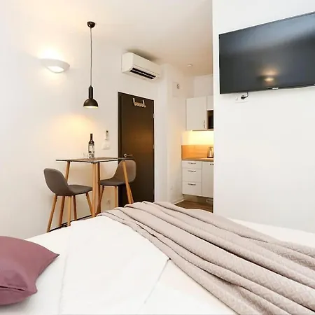 Monfrina 2, Stylish Old Town Near *