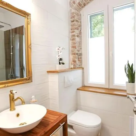 Apartment Monfrina 2, Stylish Old Town Near Split