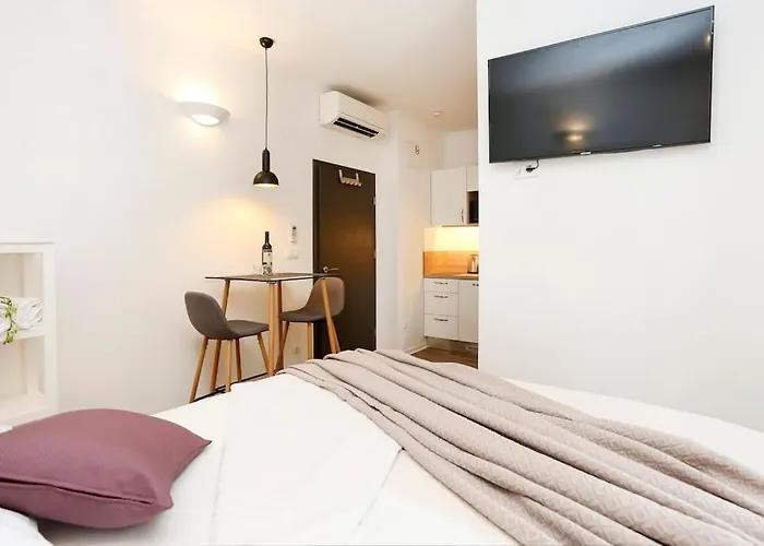 Monfrina 2, Stylish Old Town Near *