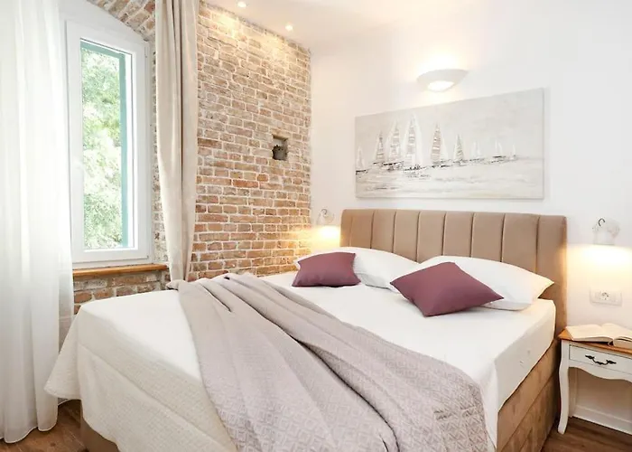 Monfrina 2, Stylish Old Town Near Lägenhet Split