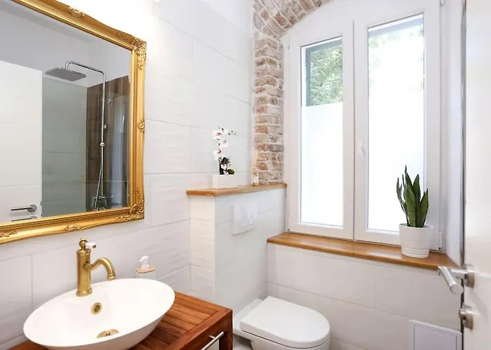 Monfrina 2, Stylish Old Town Near