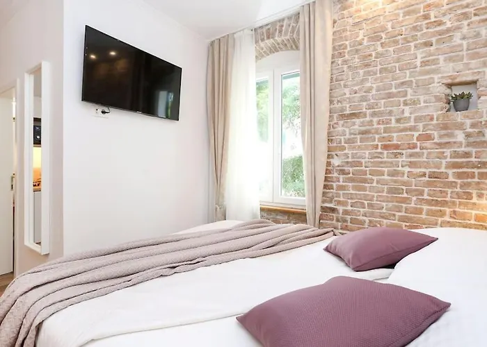 Monfrina 2, Stylish Old Town Near Split