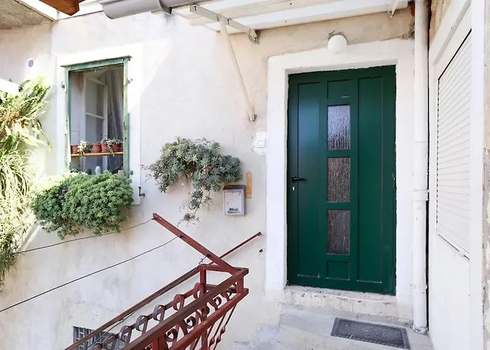 Monfrina 2, Stylish Old Town Near Lägenhet *